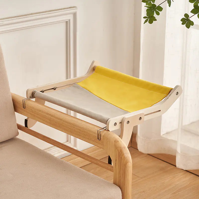 Kitty Window Lounge Bed